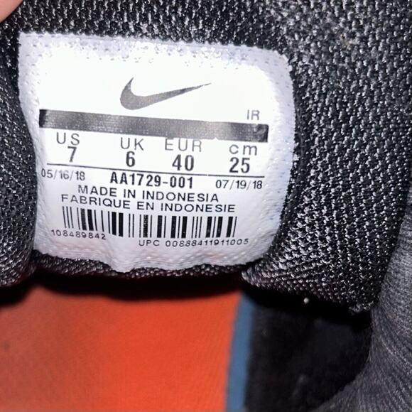 Nike Revolution 4 AA1729-001 Black White Youth US Size 7 Running Sneaker Shoes - Picture 10 of 11